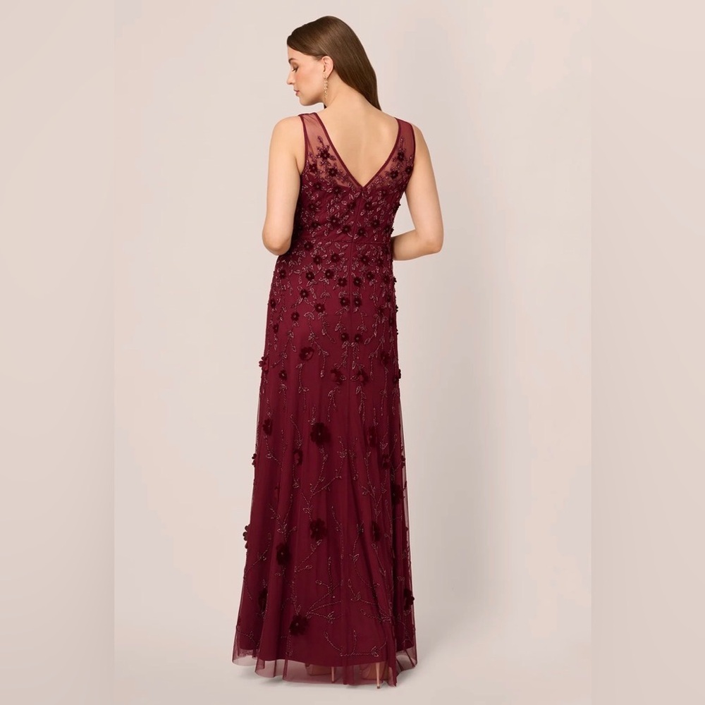 Elegant Burgundy Embellished V-Neck Evening Gown - Picture 5 of 6